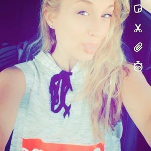 Meet your Posher, April